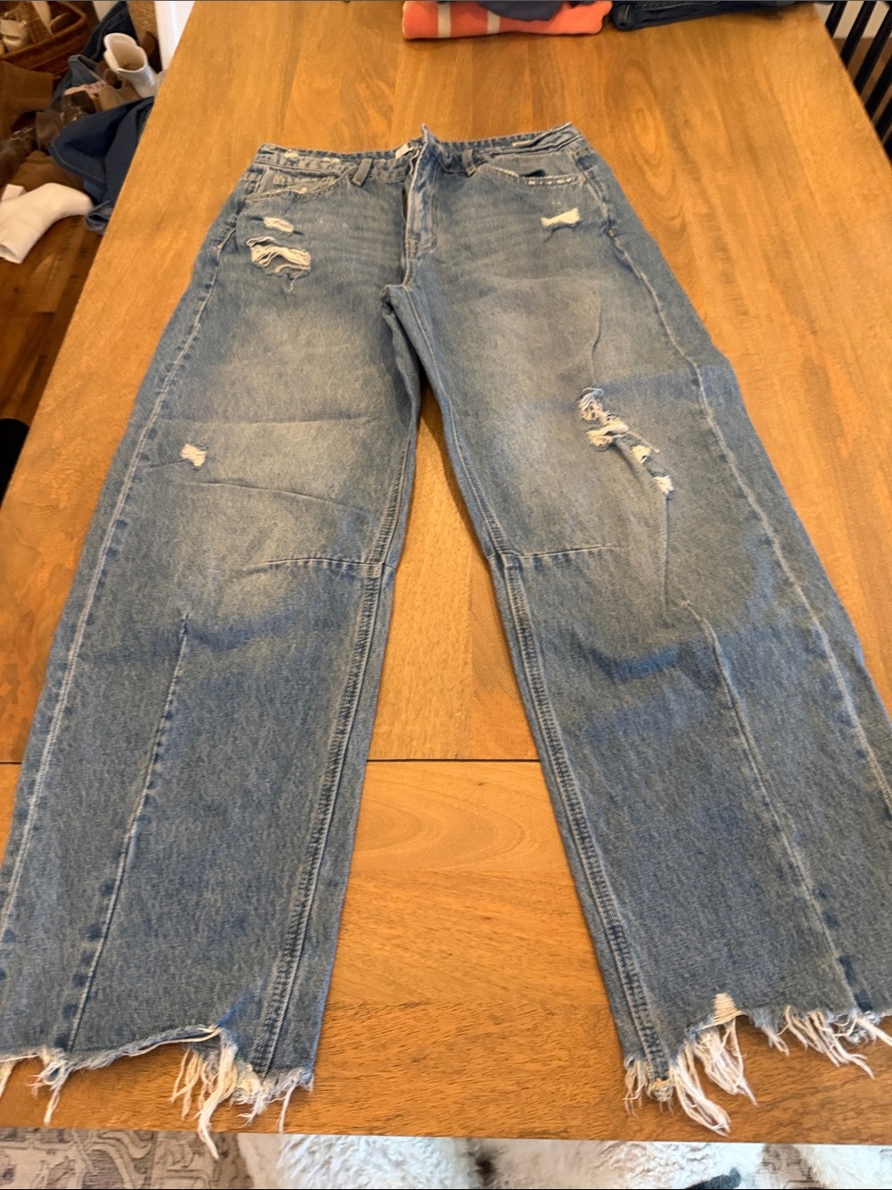 Womens Distressed barrel Blue Jeans